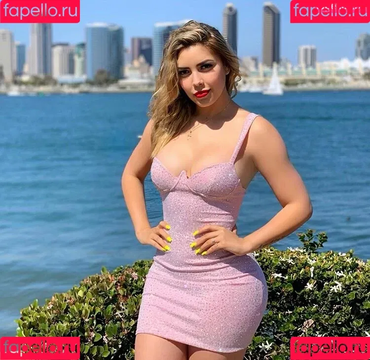 Viviane Lomelin Onlyfans Photo Gallery 