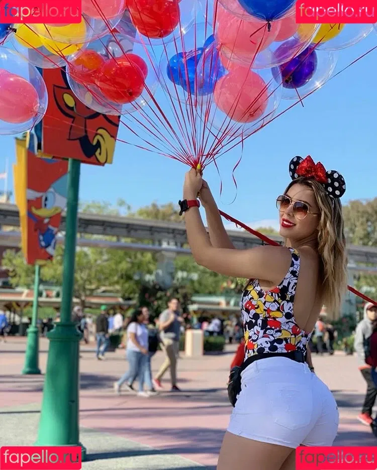 Viviane Lomelin Onlyfans Photo Gallery 