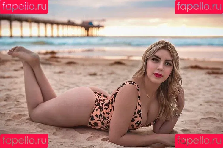 Viviane Lomelin Onlyfans Photo Gallery 