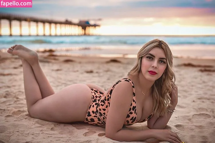 Viviane Lomelin Onlyfans Photo Gallery 