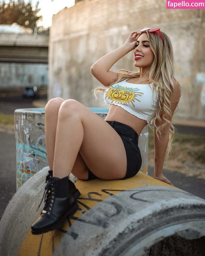 Viviane Lomelin Onlyfans Photo Gallery 