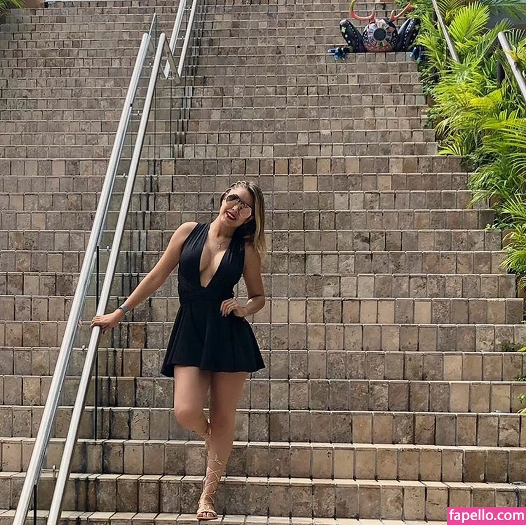 Viviane Lomelin Onlyfans Photo Gallery 