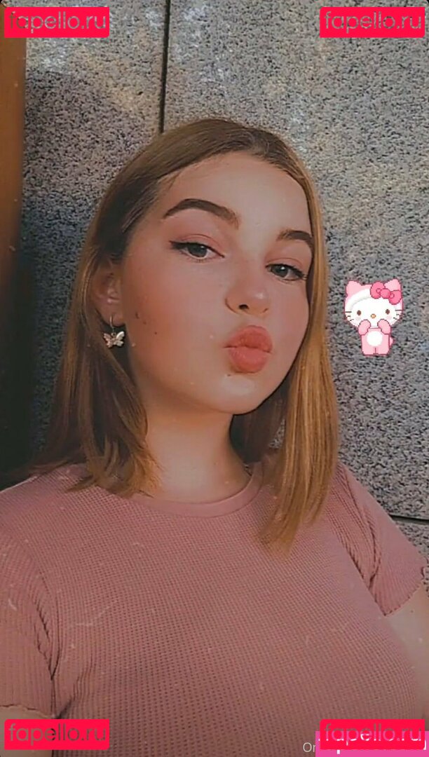 valya_ / valya_._._ Onlyfans Photo Gallery 