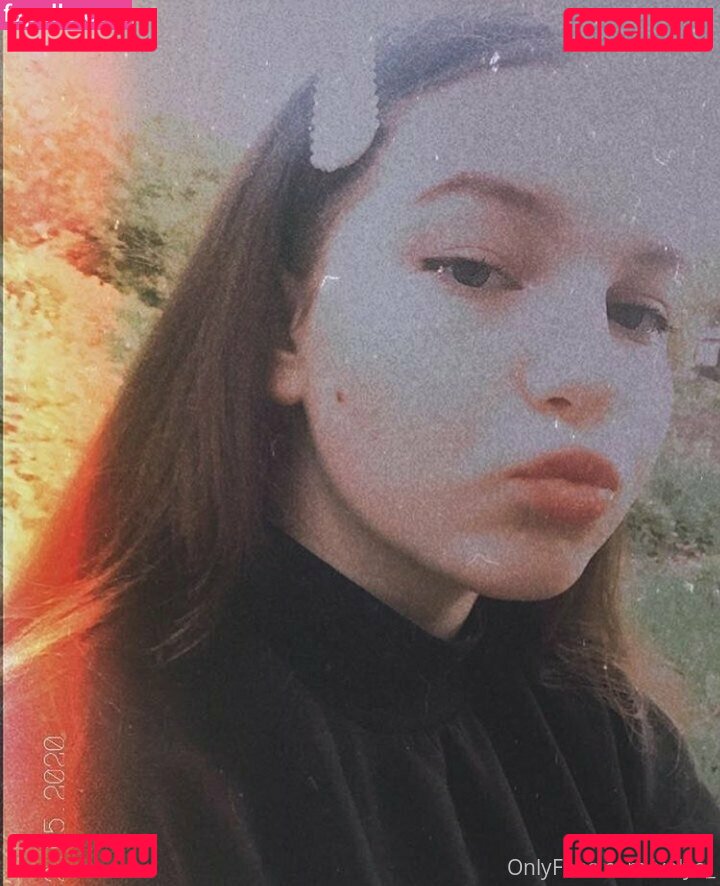 valya_ / valya_._._ Onlyfans Photo Gallery 