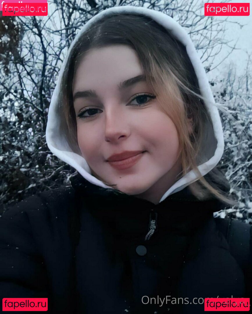 valya_ / valya_._._ Onlyfans Photo Gallery 