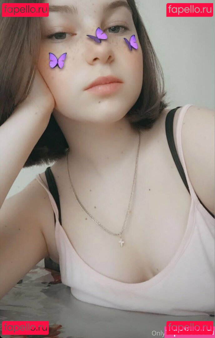 valya_ / valya_._._ Onlyfans Photo Gallery 