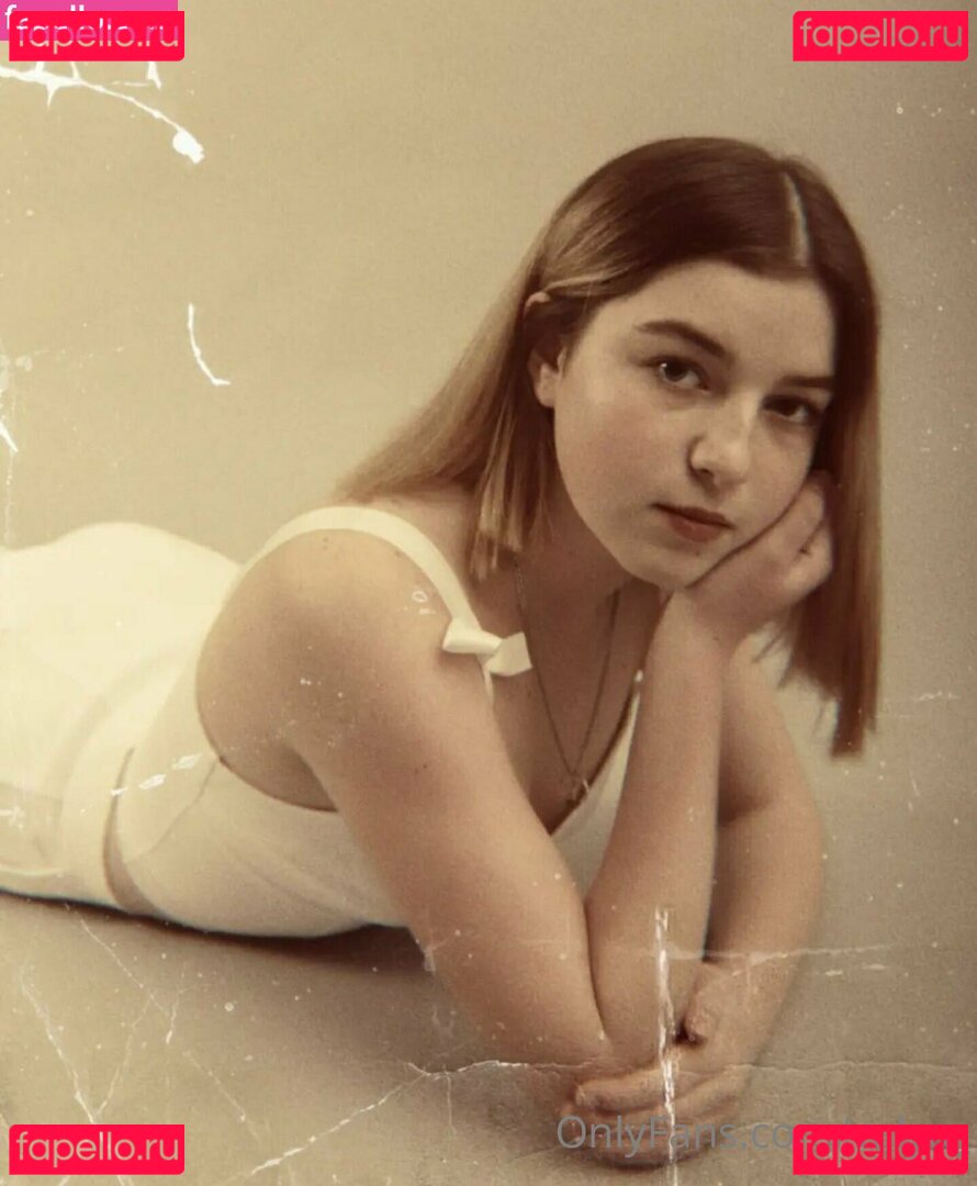 valya_ / valya_._._ Onlyfans Photo Gallery 