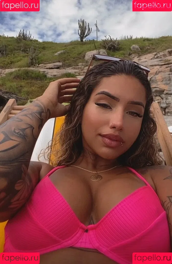 Muito Linda Onlyfans Photo Gallery 