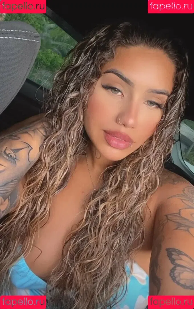Muito Linda Onlyfans Photo Gallery 