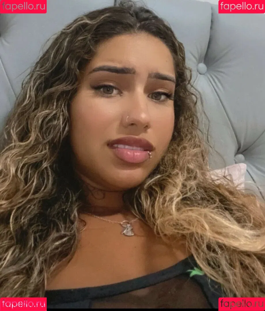 Muito Linda Onlyfans Photo Gallery 