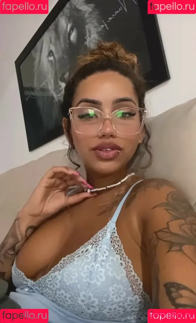 Muito Linda Onlyfans Photo Gallery 