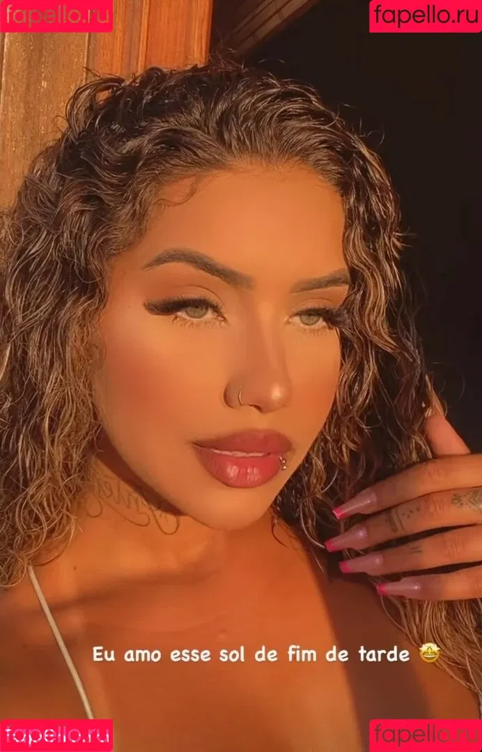 Muito Linda Onlyfans Photo Gallery 