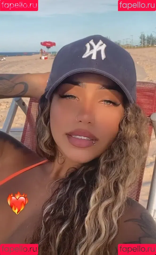 Muito Linda Onlyfans Photo Gallery 