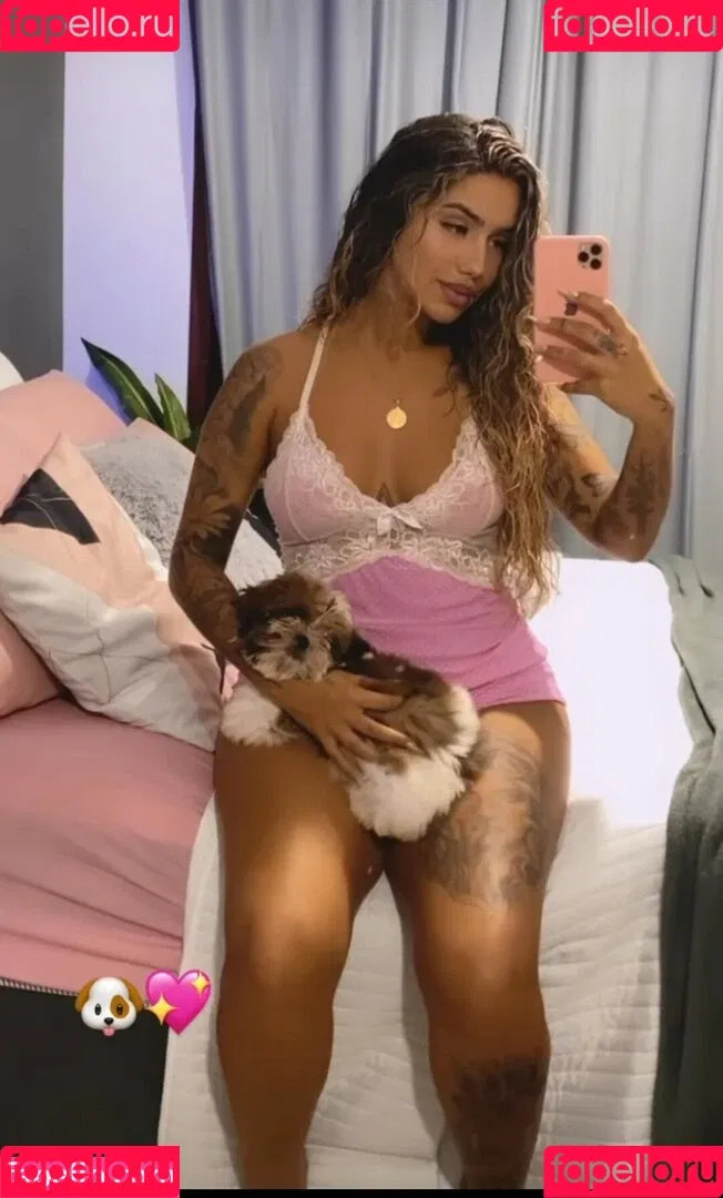 Muito Linda Onlyfans Photo Gallery 