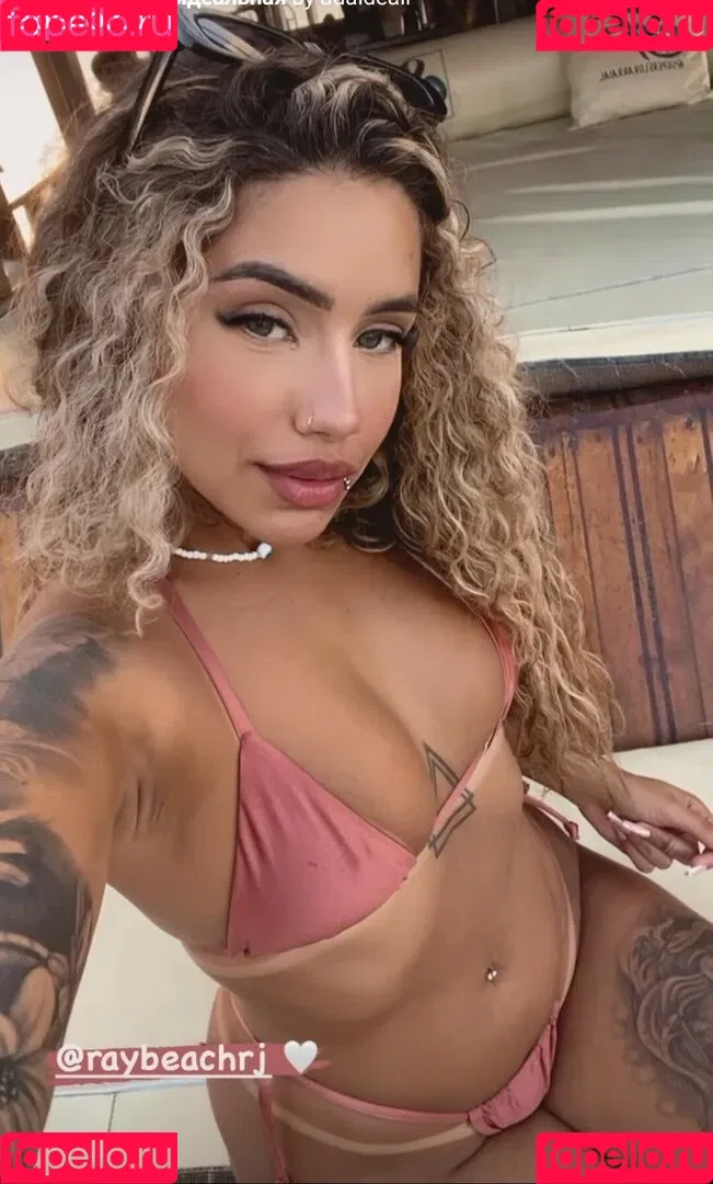 Muito Linda Onlyfans Photo Gallery 