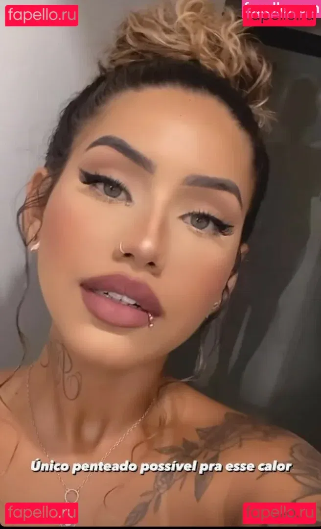 Muito Linda Onlyfans Photo Gallery 