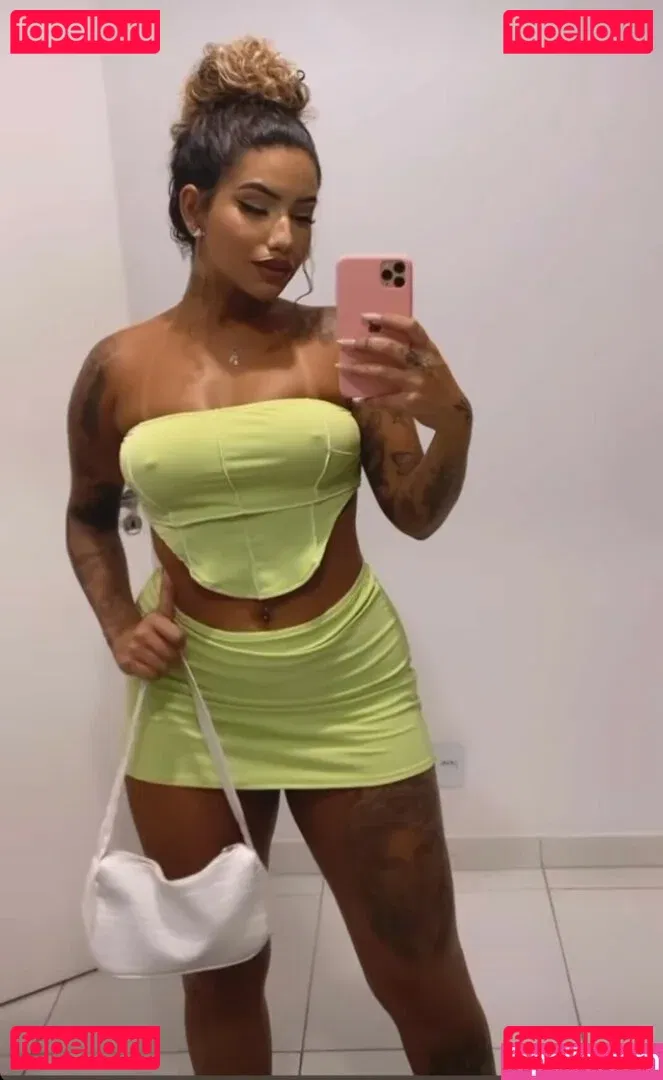 Muito Linda Onlyfans Photo Gallery 