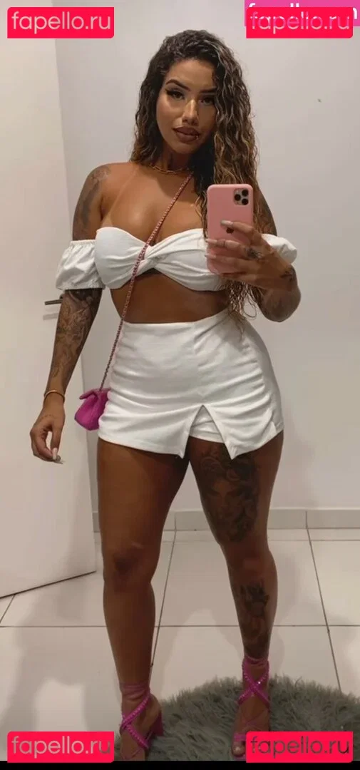 Muito Linda Onlyfans Photo Gallery 