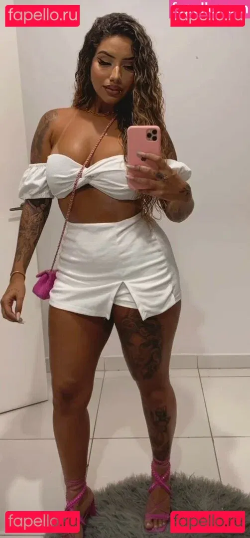 Muito Linda Onlyfans Photo Gallery 