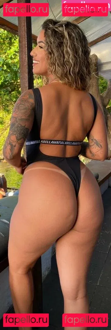 Muito Linda Onlyfans Photo Gallery 