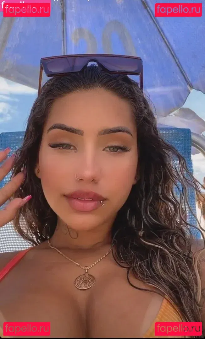 Muito Linda Onlyfans Photo Gallery 