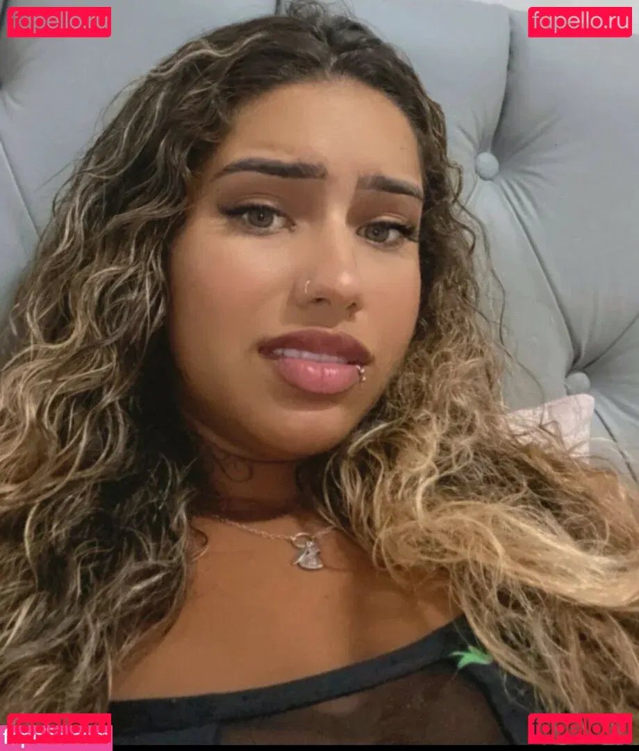 Muito Linda Onlyfans Photo Gallery 