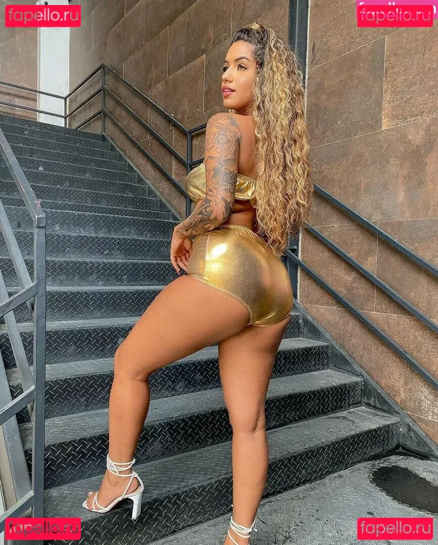 Muito Linda Onlyfans Photo Gallery 