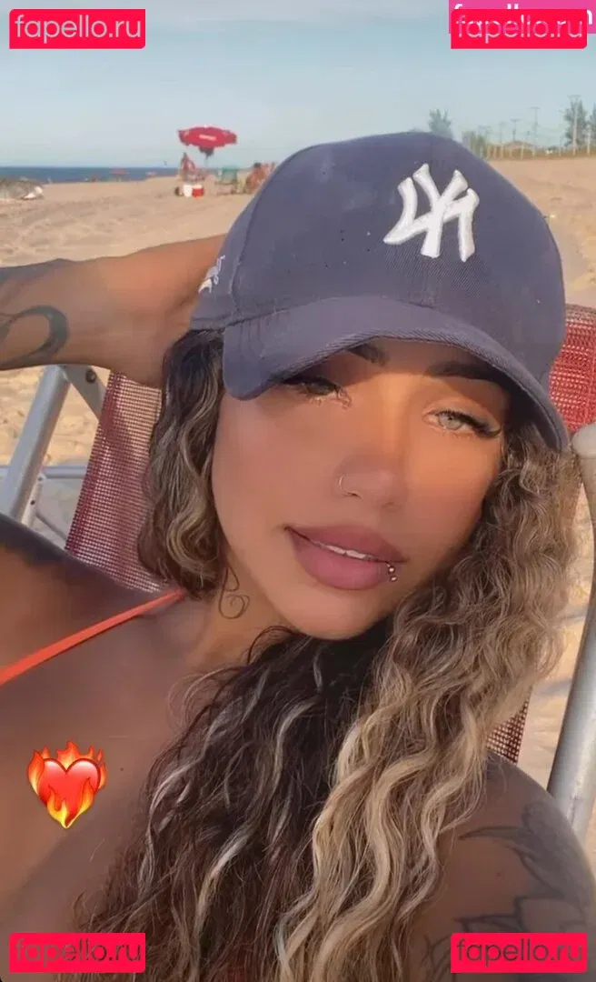 Muito Linda Onlyfans Photo Gallery 