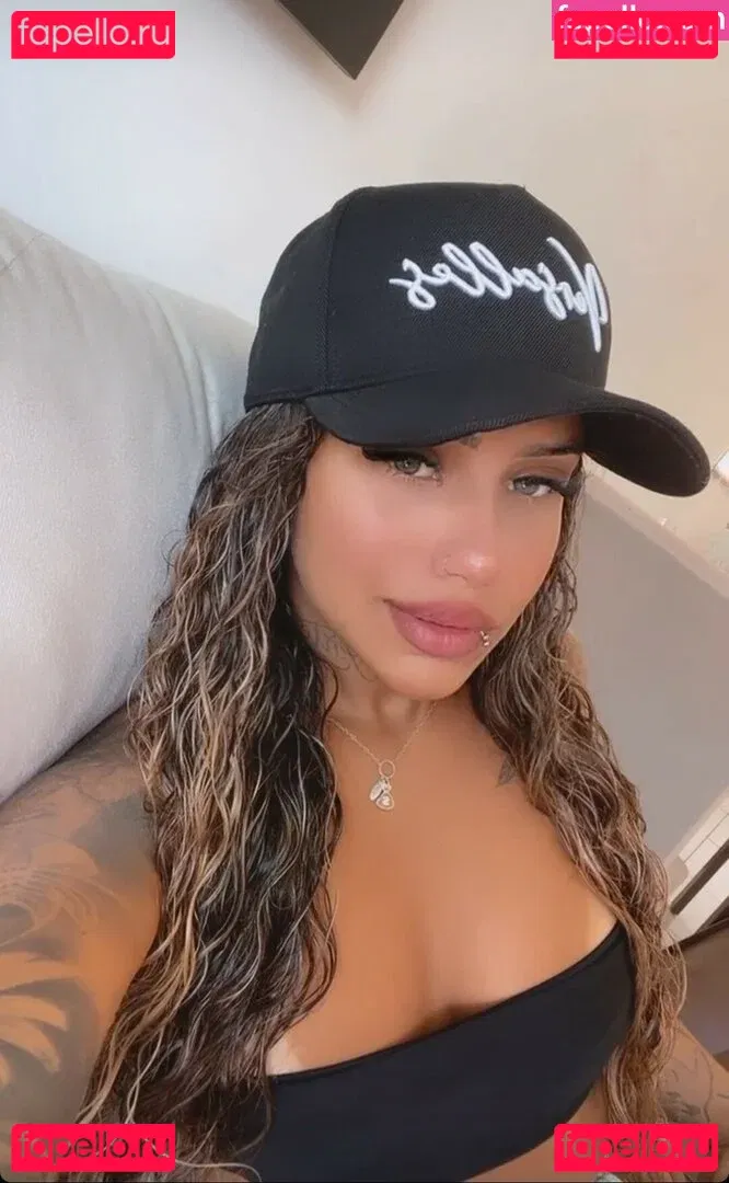 Muito Linda Onlyfans Photo Gallery 