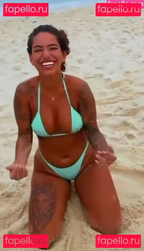 Muito Linda Onlyfans Photo Gallery 