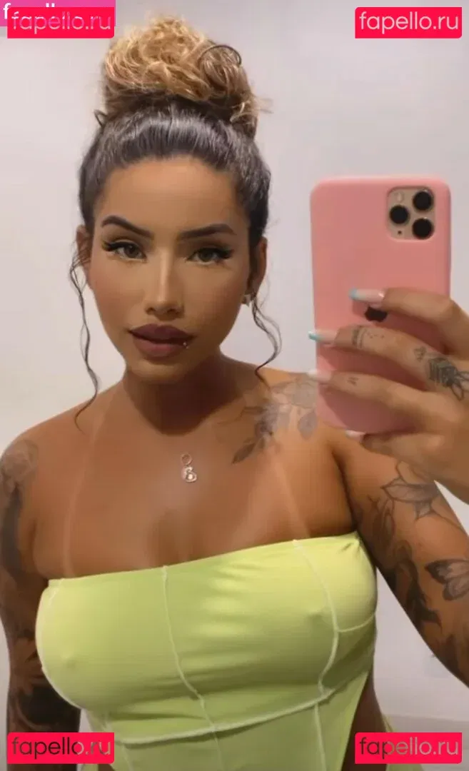 Muito Linda Onlyfans Photo Gallery 