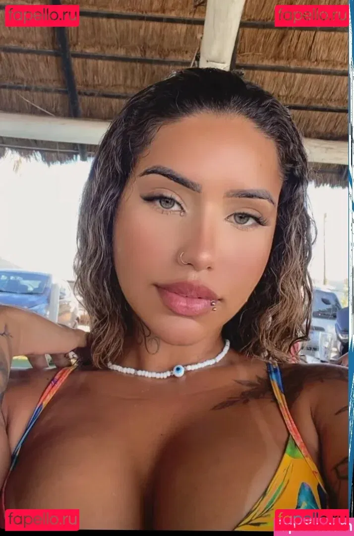 Muito Linda Onlyfans Photo Gallery 