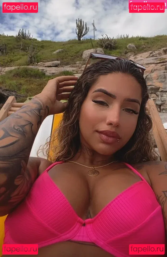 Muito Linda Onlyfans Photo Gallery 