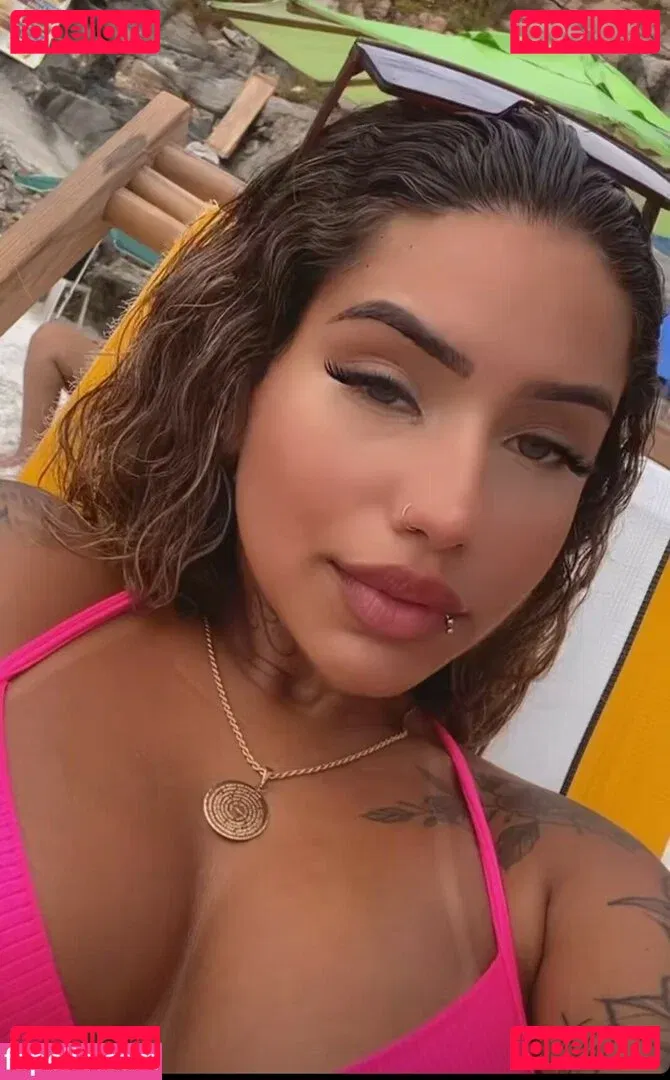 Muito Linda Onlyfans Photo Gallery 