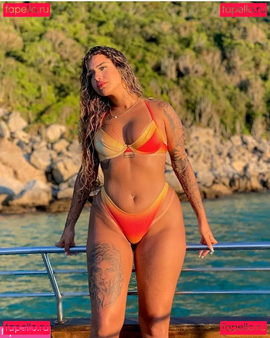 Muito Linda Onlyfans Photo Gallery 