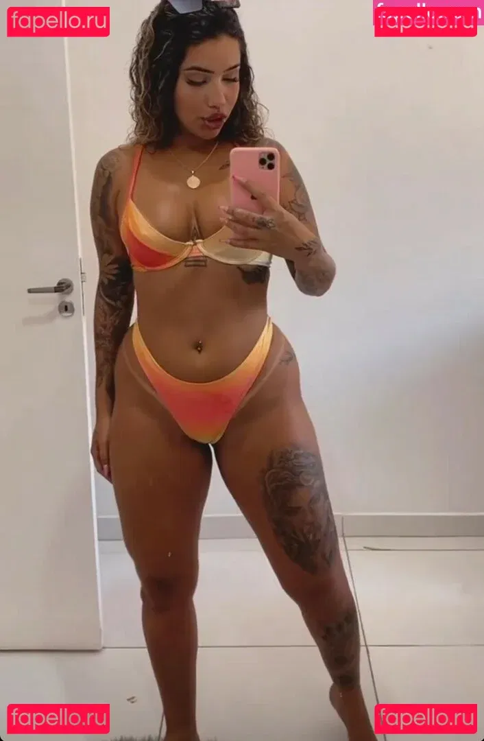 Muito Linda Onlyfans Photo Gallery 