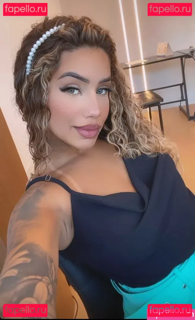 Muito Linda Onlyfans Photo Gallery 