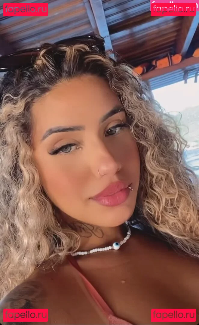 Muito Linda Onlyfans Photo Gallery 