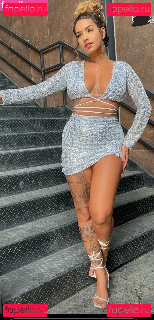 Muito Linda Onlyfans Photo Gallery 