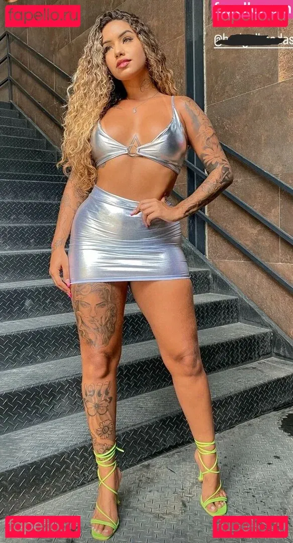 Muito Linda Onlyfans Photo Gallery 