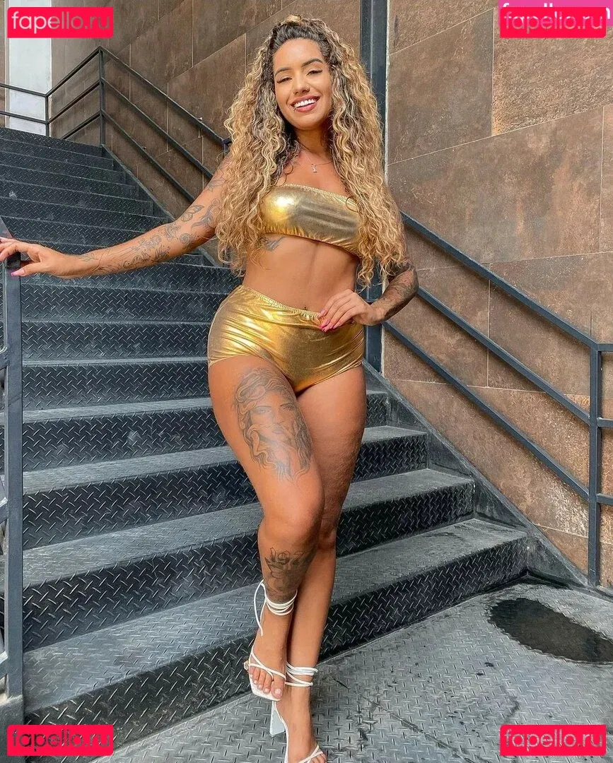 Muito Linda Onlyfans Photo Gallery 