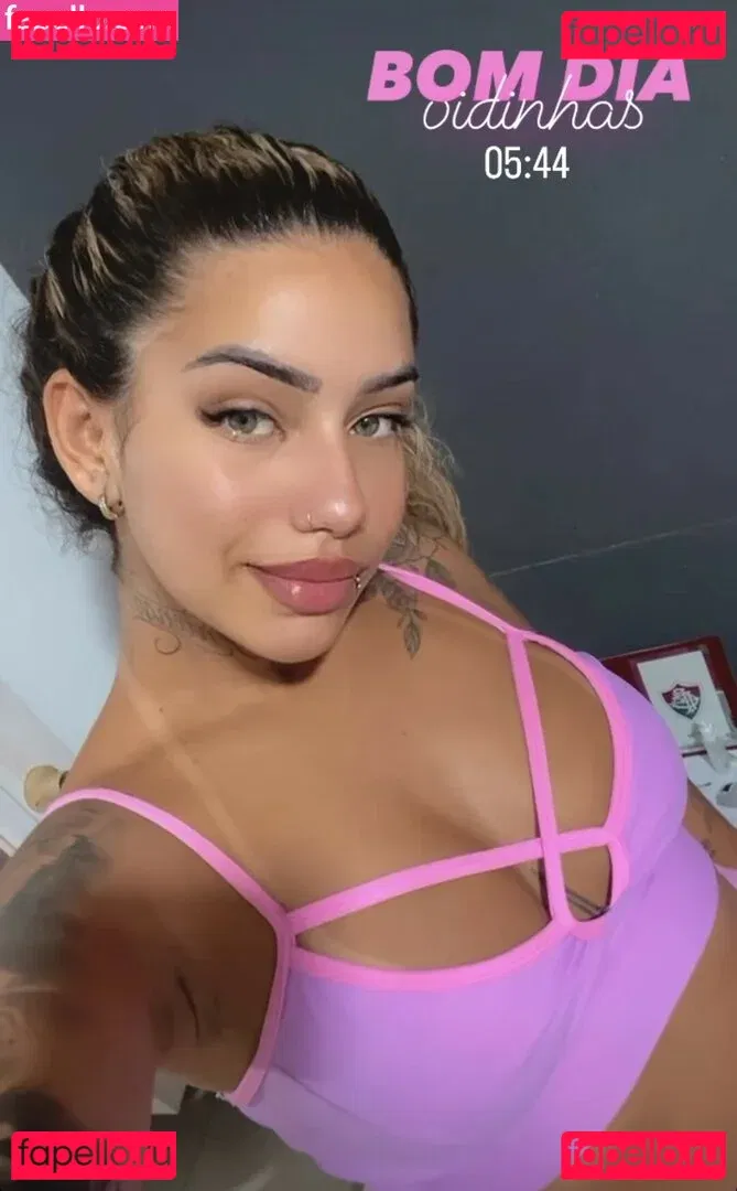 Muito Linda Onlyfans Photo Gallery 