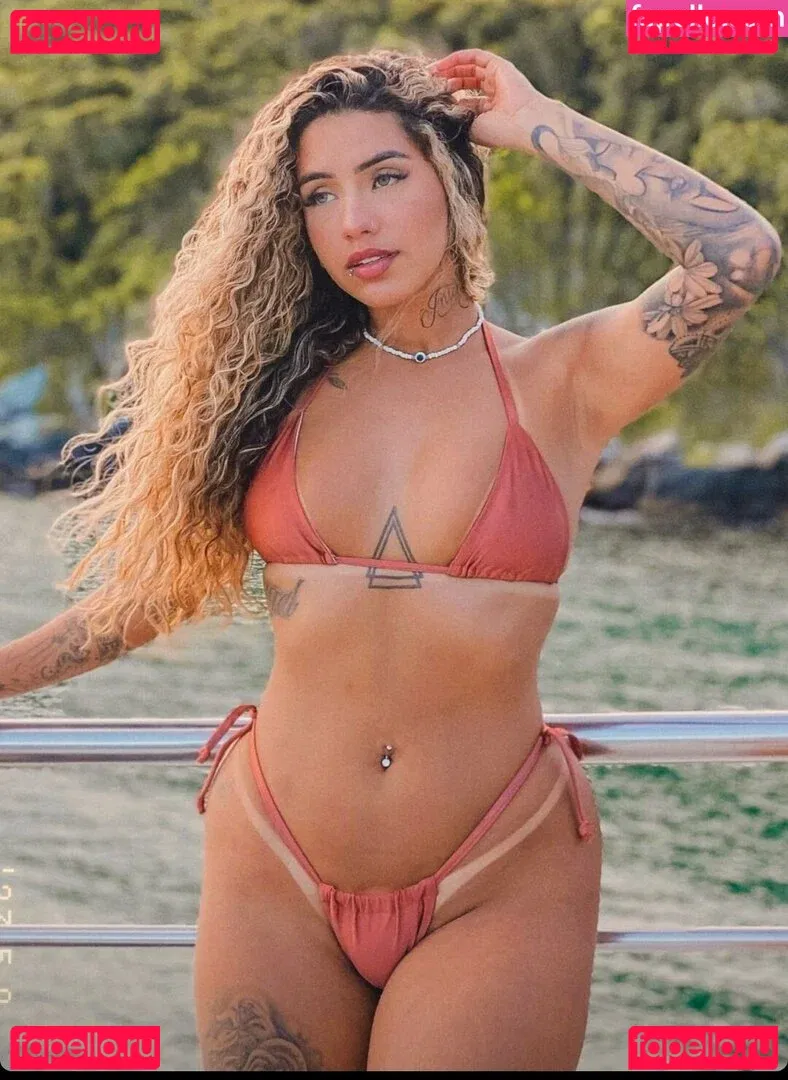 Muito Linda Onlyfans Photo Gallery 