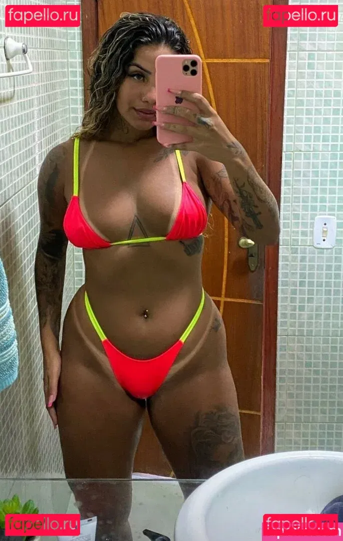 Muito Linda Onlyfans Photo Gallery 