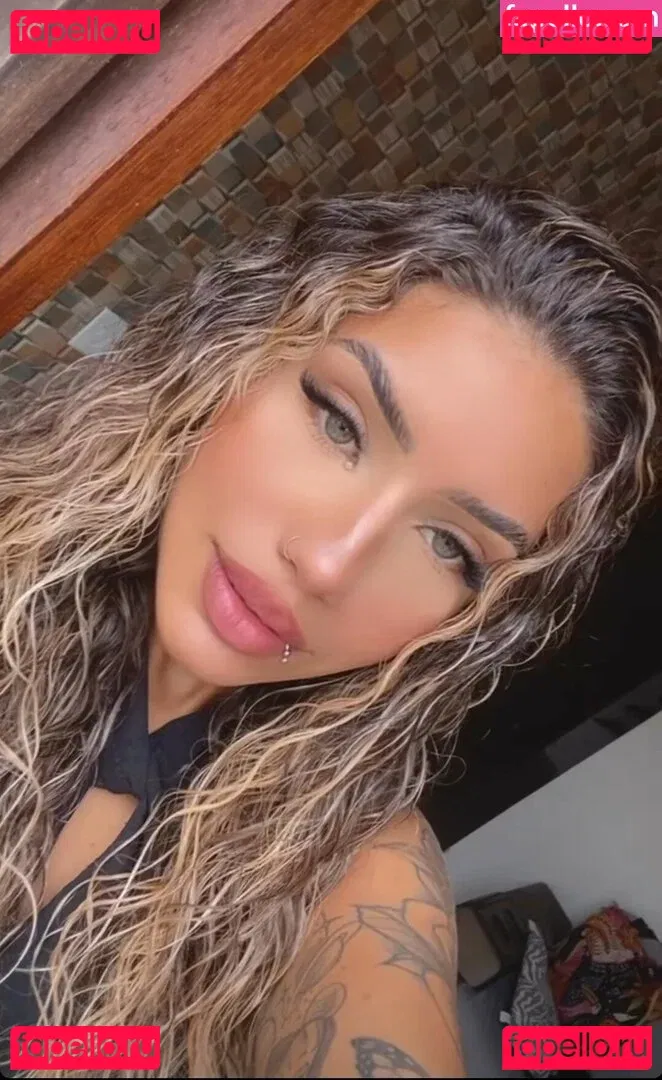 Muito Linda Onlyfans Photo Gallery 