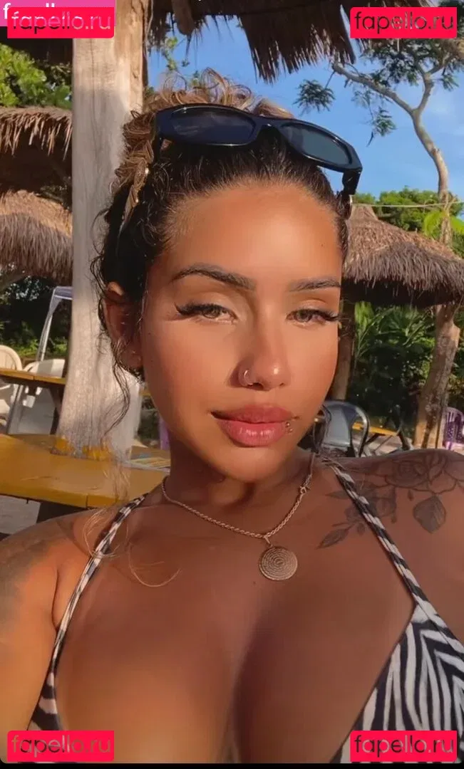 Muito Linda Onlyfans Photo Gallery 