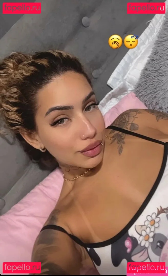 Muito Linda Onlyfans Photo Gallery 