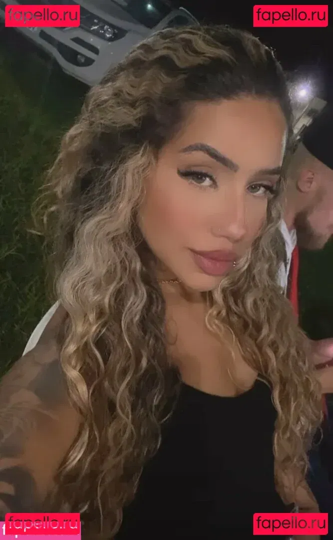 Muito Linda Onlyfans Photo Gallery 