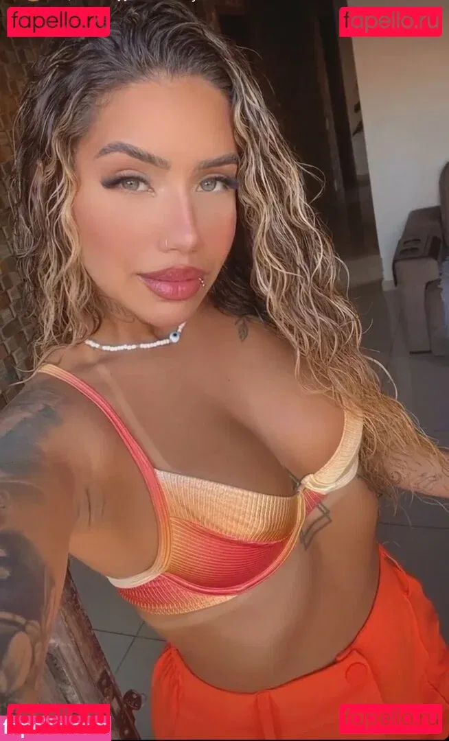 Muito Linda Onlyfans Photo Gallery 