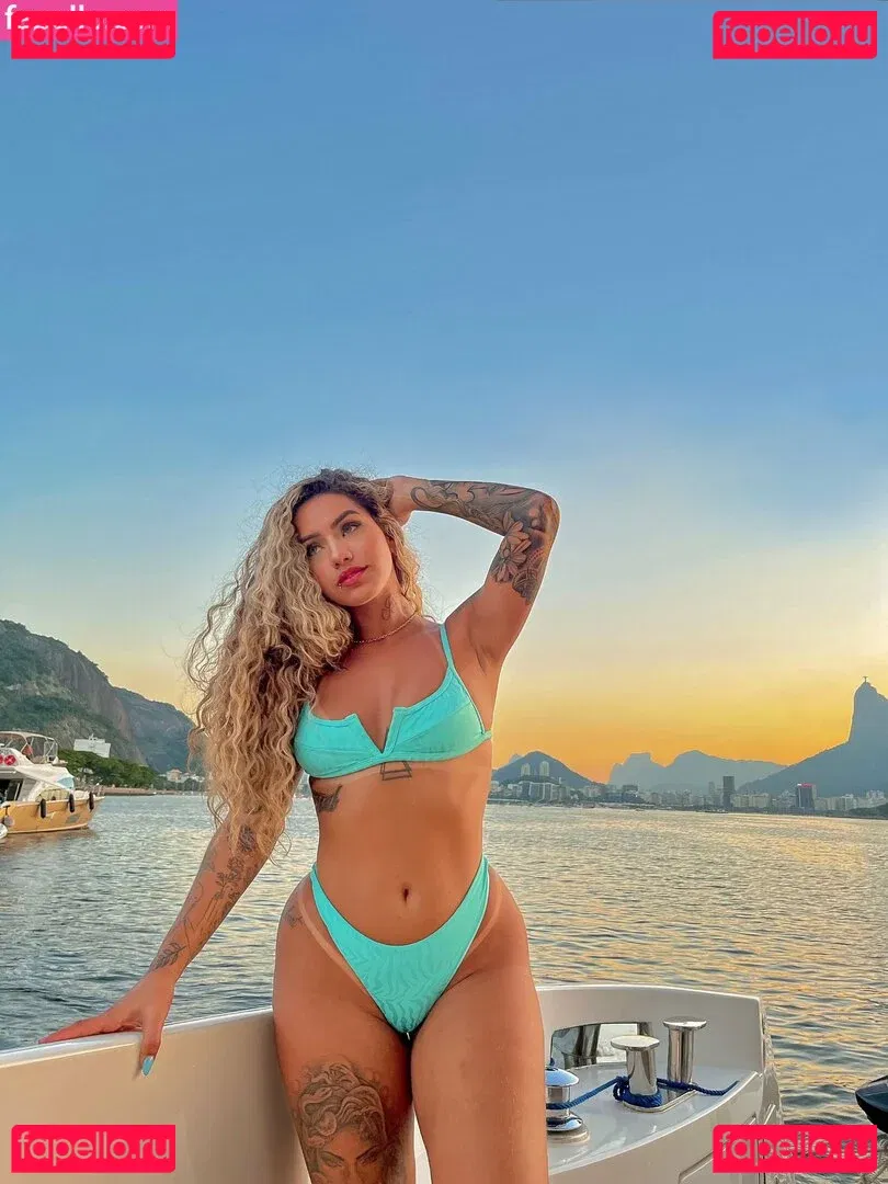 Muito Linda Onlyfans Photo Gallery 